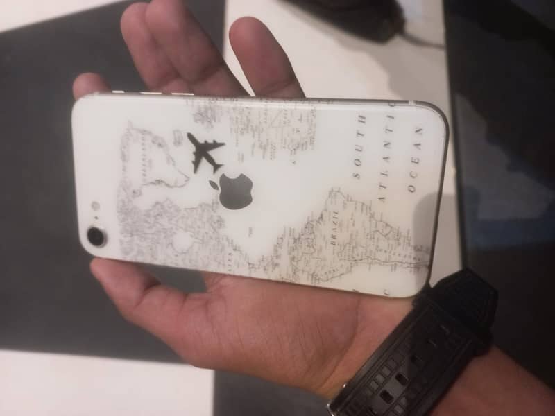 Apple iPhone SE 3