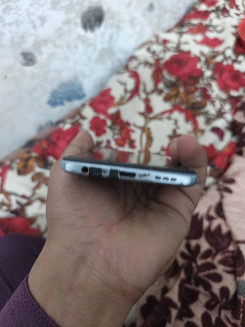 OPPO A54 4