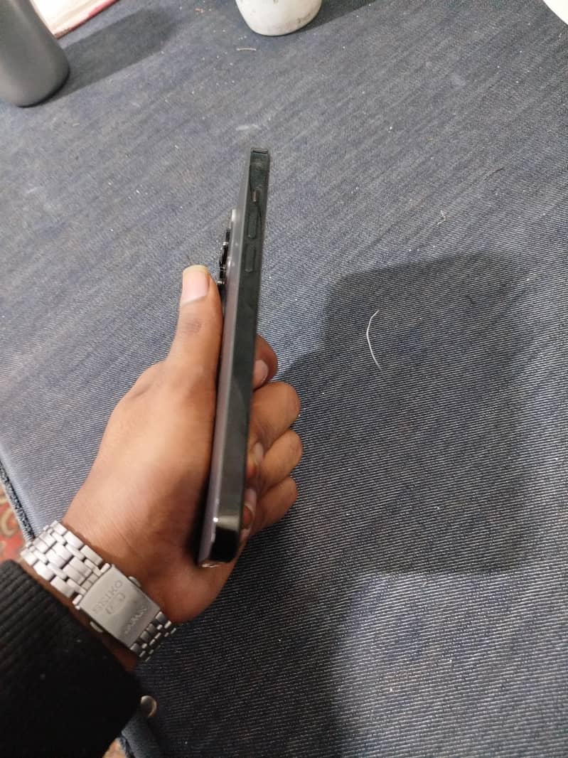 Apple iPhone 14 Pro Max 4
