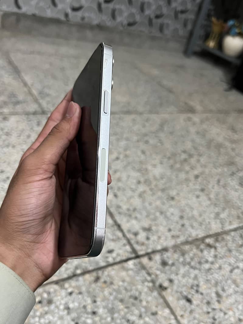 Apple iPhone 14 Pro Max JV 1