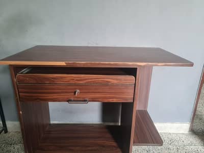 Computer table for sale