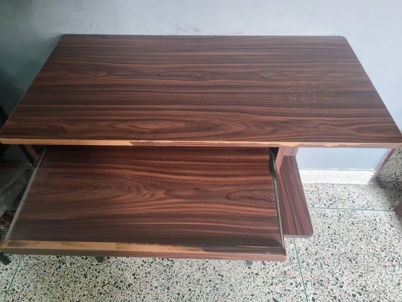 Computer table for sale 3