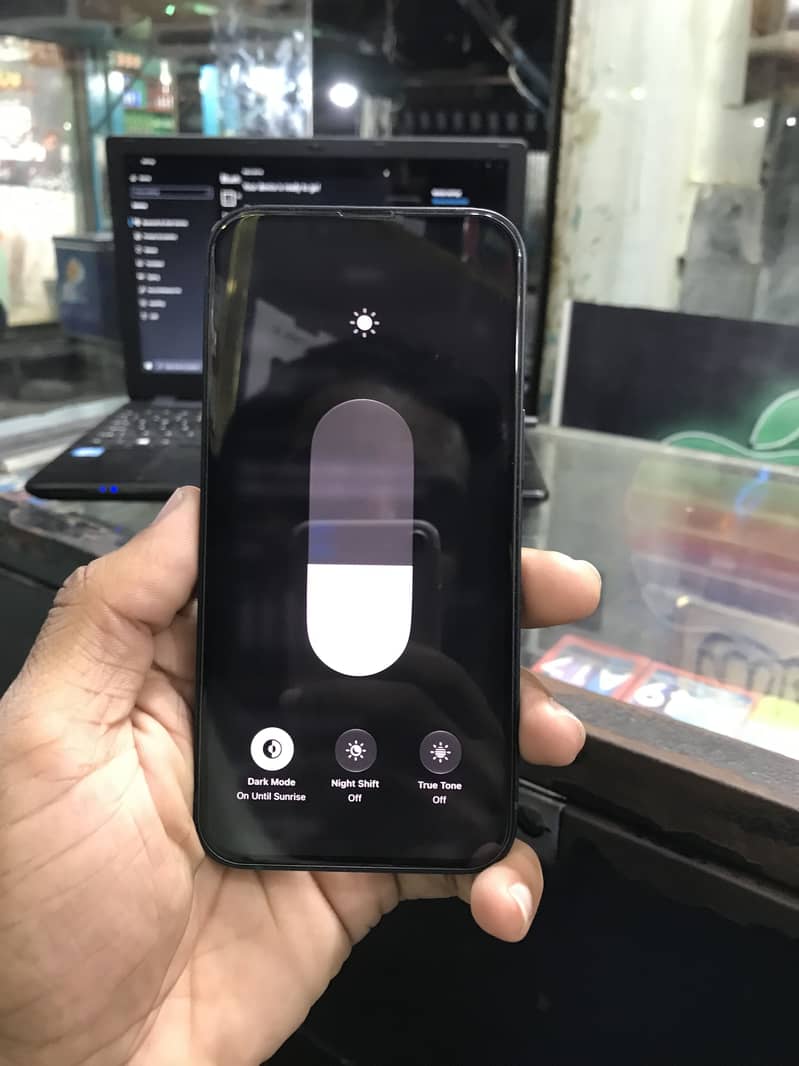 Apple iPhone 13 5