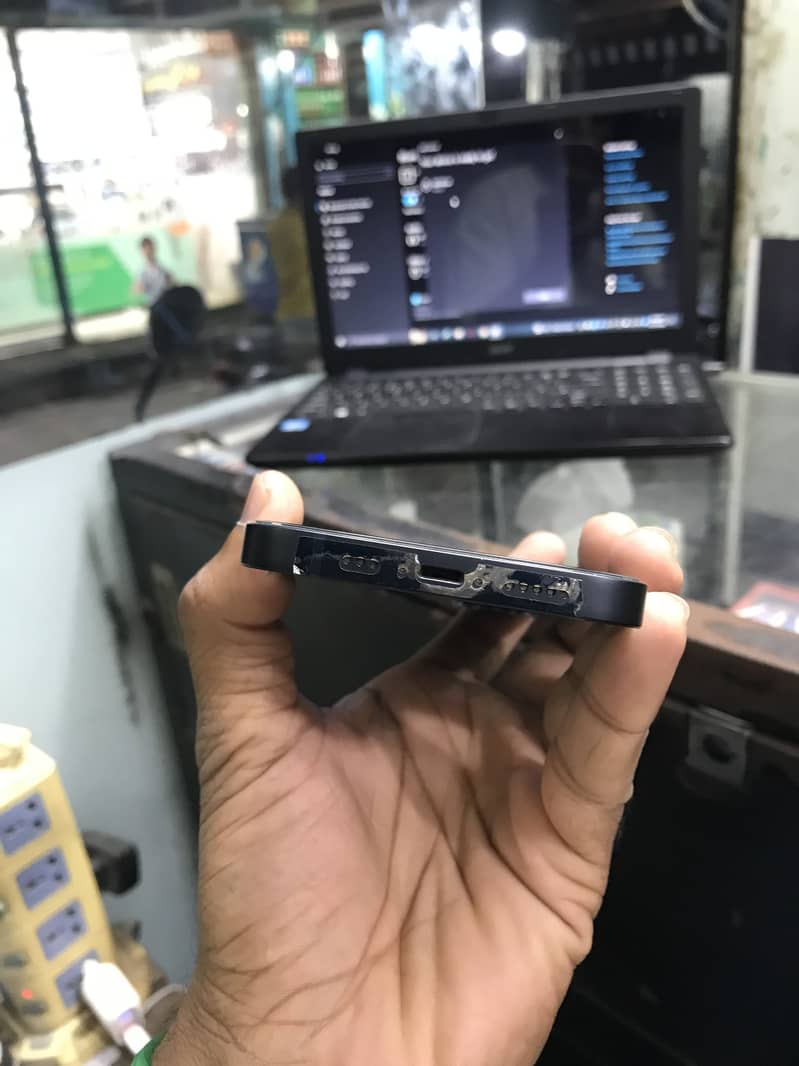 Apple iPhone 13 6