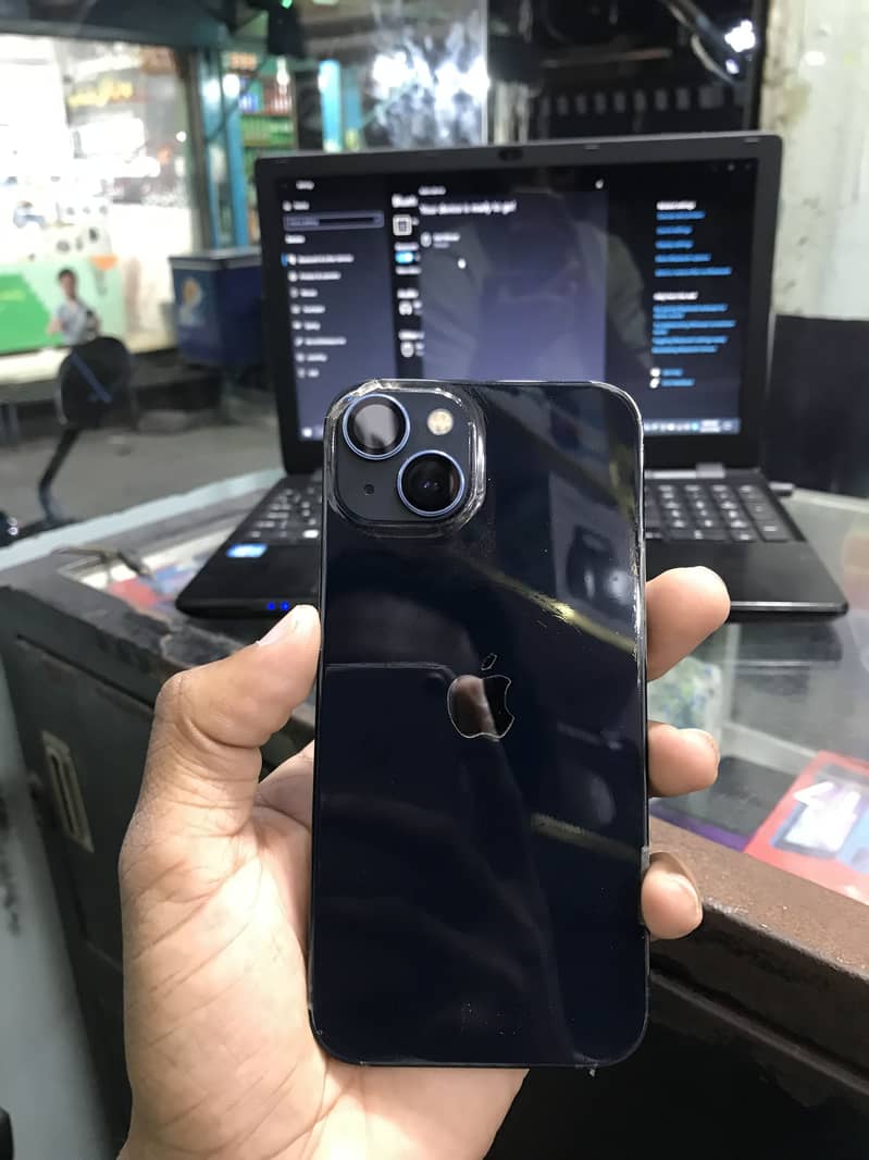 Apple iPhone 13 9