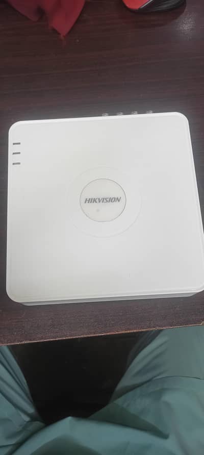 HIK vision dvr DS-7108HGHI-M1 500GB HDD