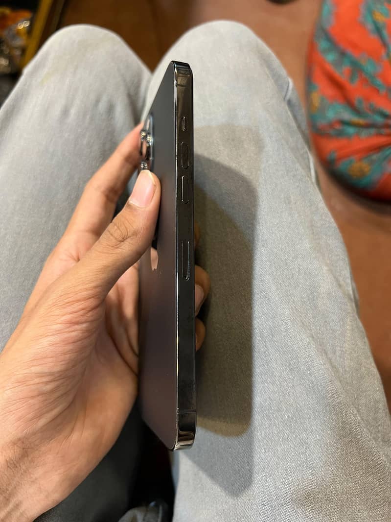 Apple iPhone 12 Pro Max 2