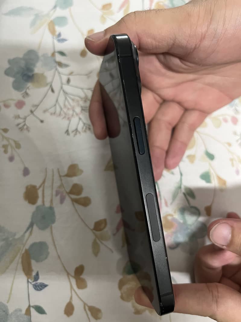 Apple iPhone 15 2