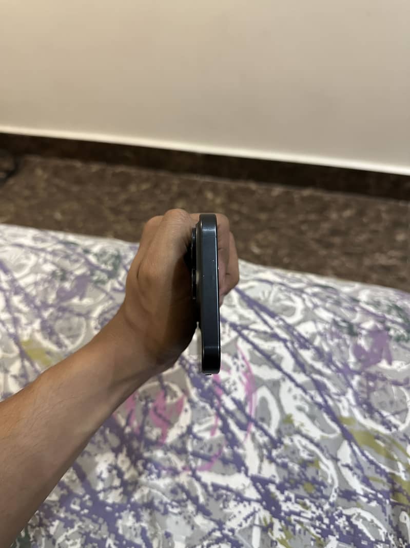 Apple iPhone 15 Pro Max 5