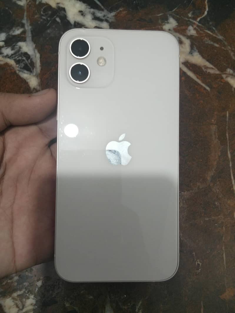 Apple iPhone 12 3