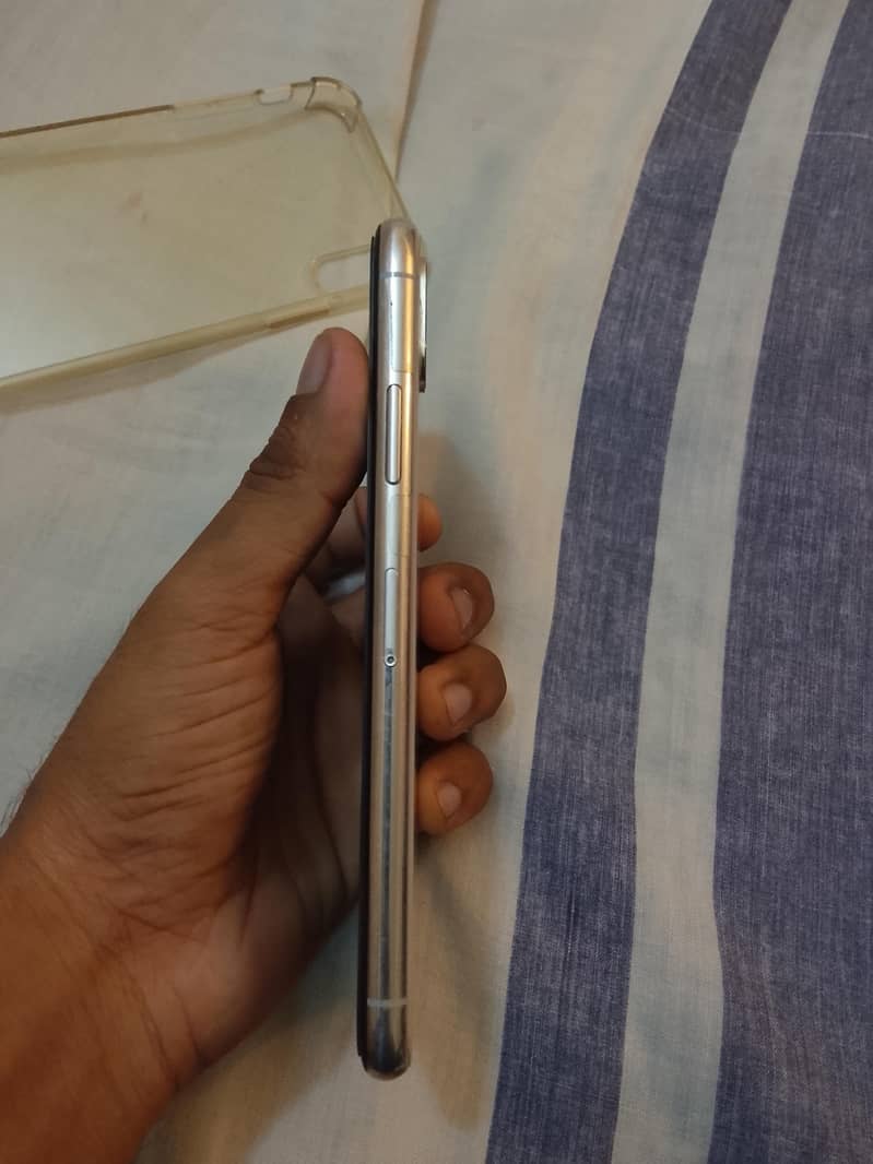 Apple iPhone X 1