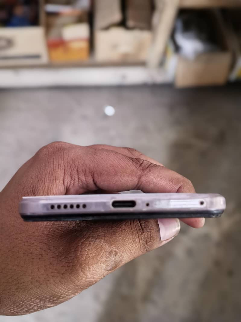 Vivo V21 3