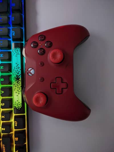 Xbox One (Red)