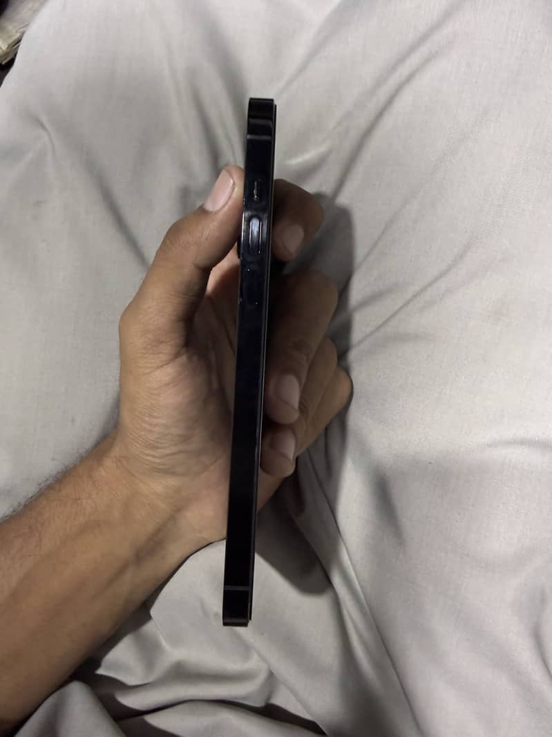 Apple iPhone 14 Pro Max 5