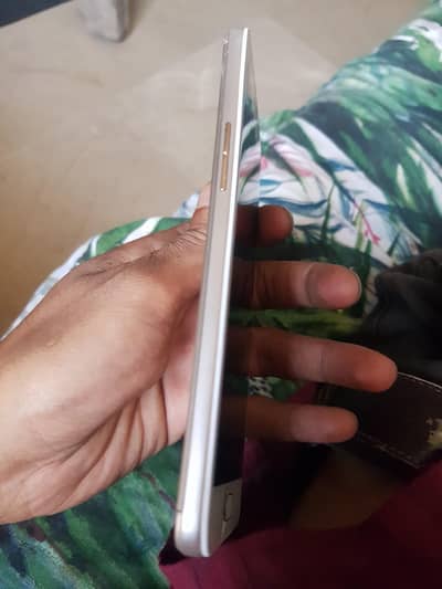 OPPO F1