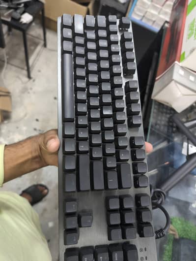 Logitech G512
