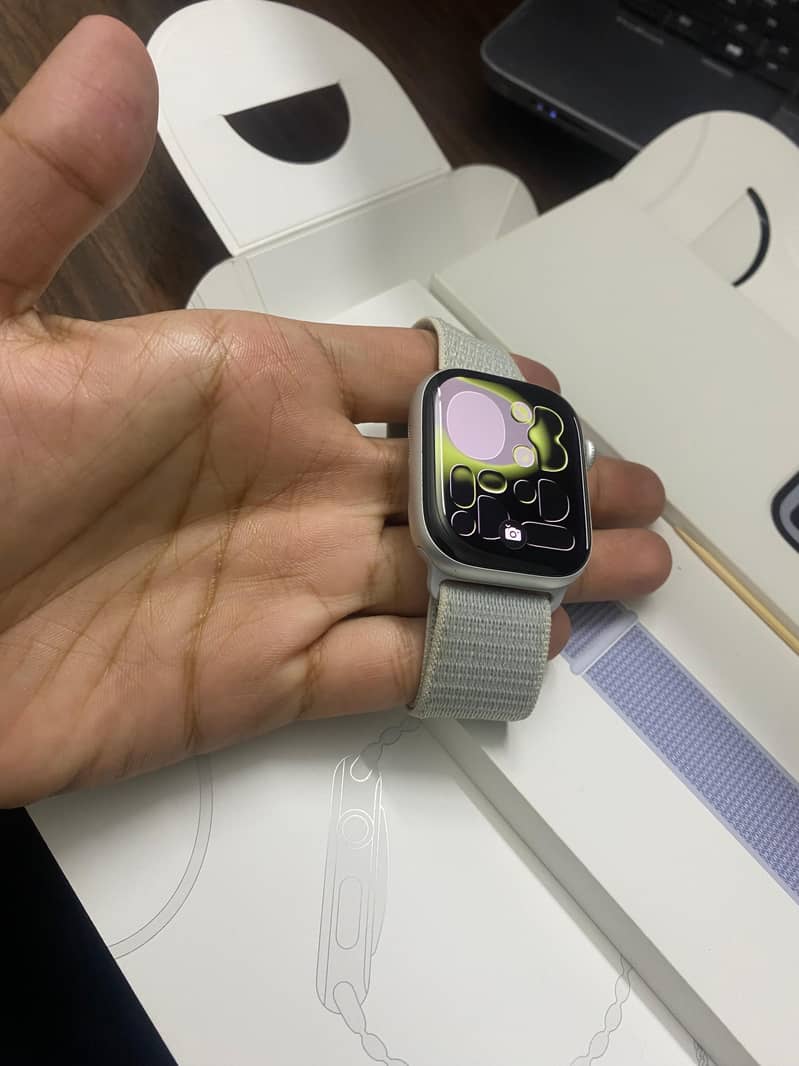 Series 10 |complete box | scratch less screen 5