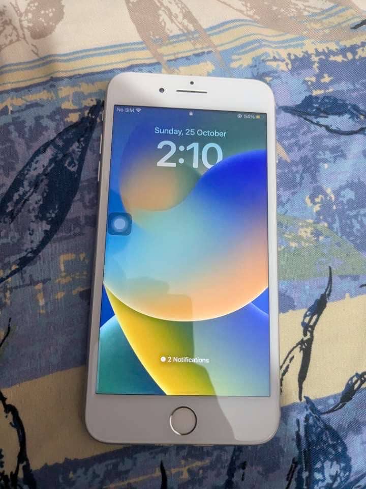 Apple iPhone 8 Plus 4
