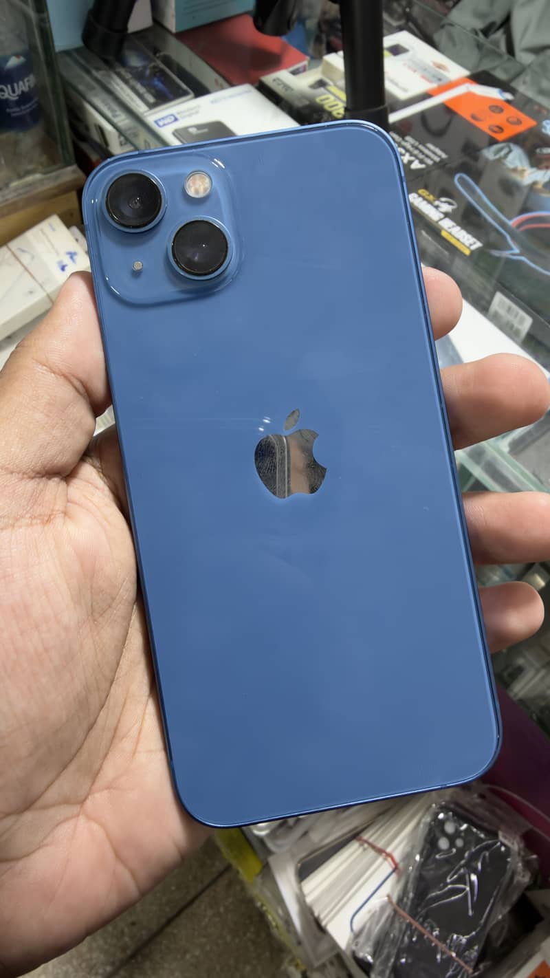 Apple iPhone 13 0