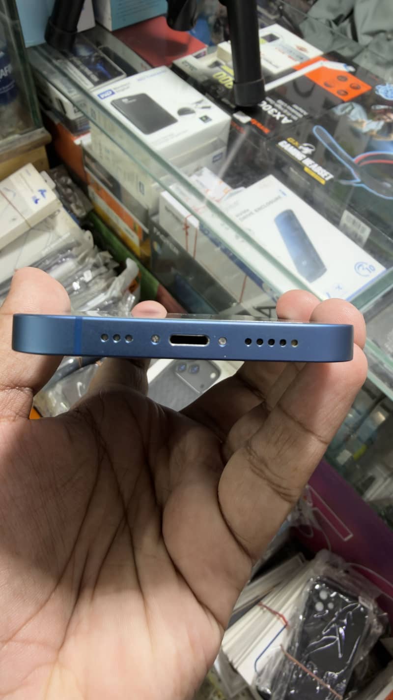 Apple iPhone 13 3