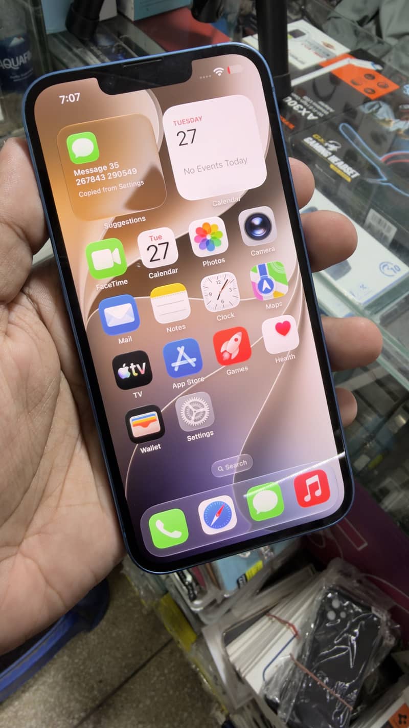 Apple iPhone 13 4