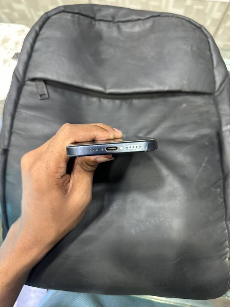 Apple iPhone 15 Pro 6