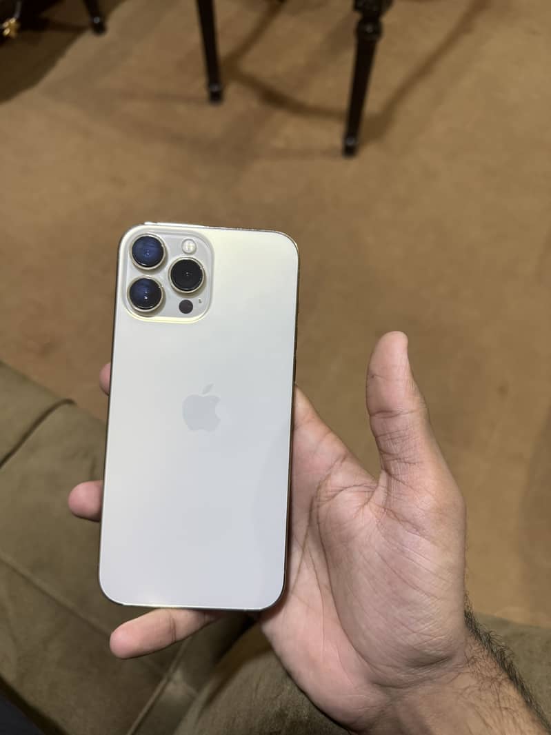 Apple iPhone 13 Pro Max 4