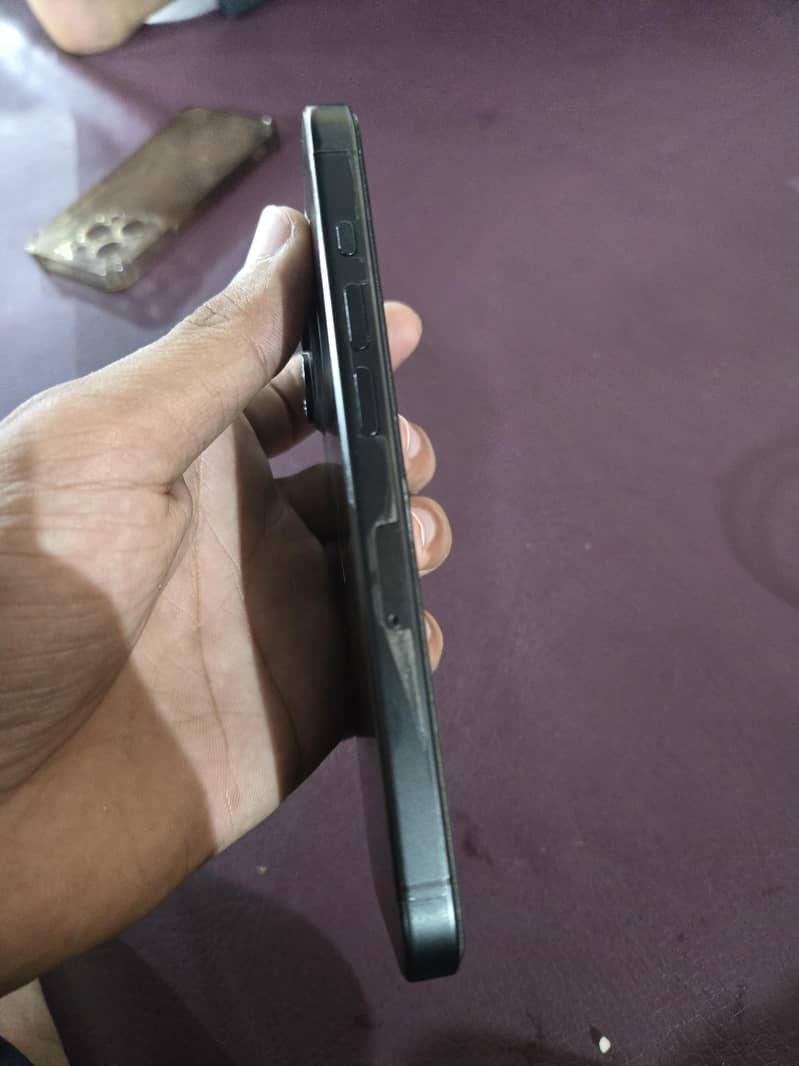 Apple iPhone 15 Pro FU 2