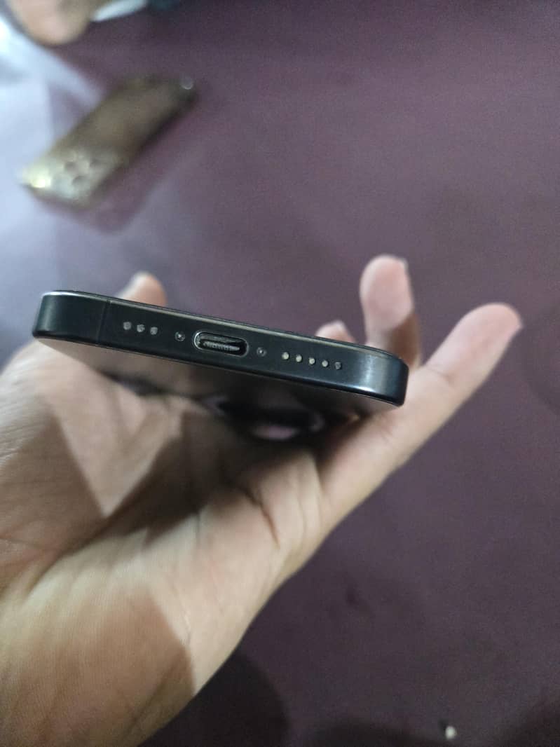Apple iPhone 15 Pro FU 3