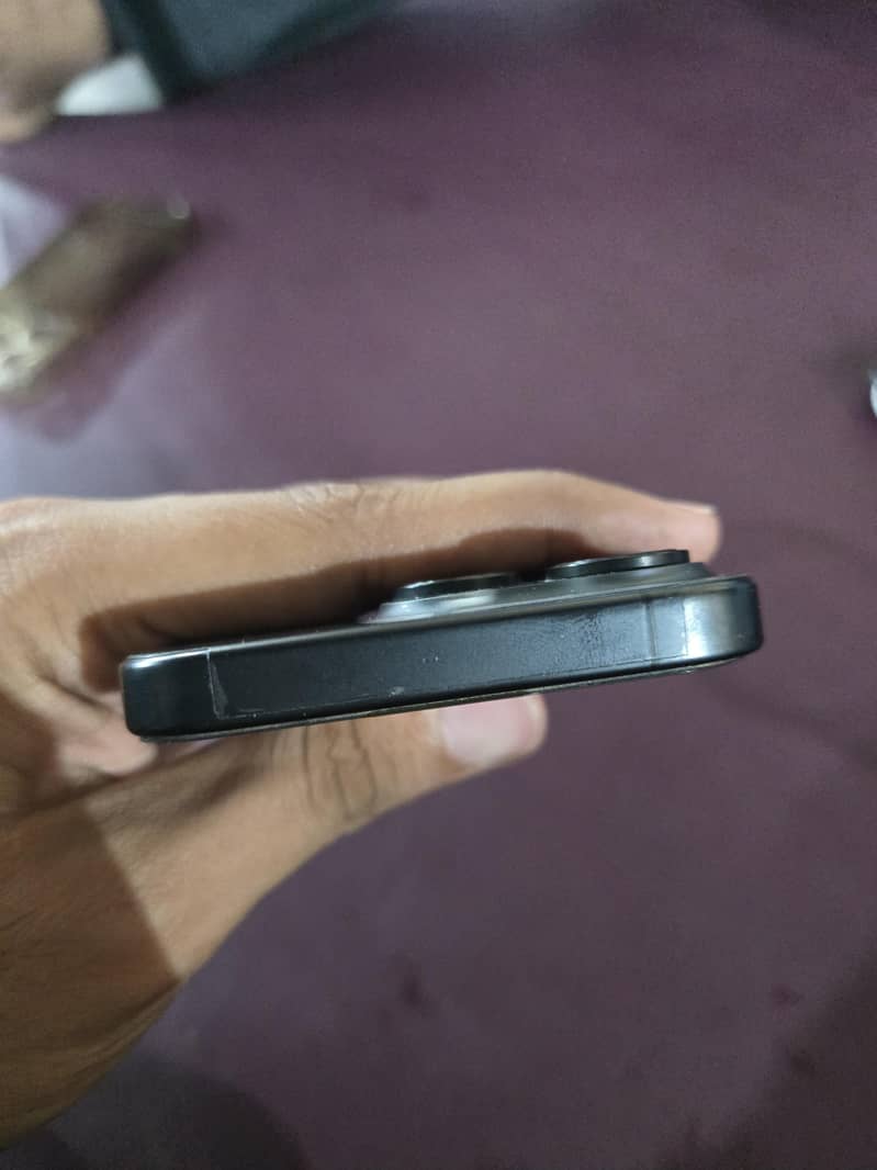 Apple iPhone 15 Pro FU 4