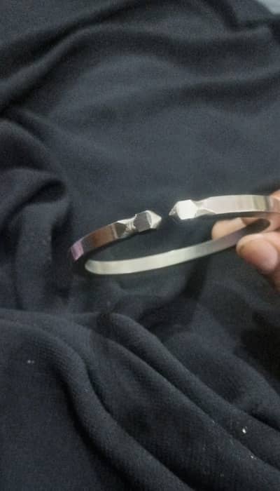 Elegant Metal Kada for Sale - Good Condition