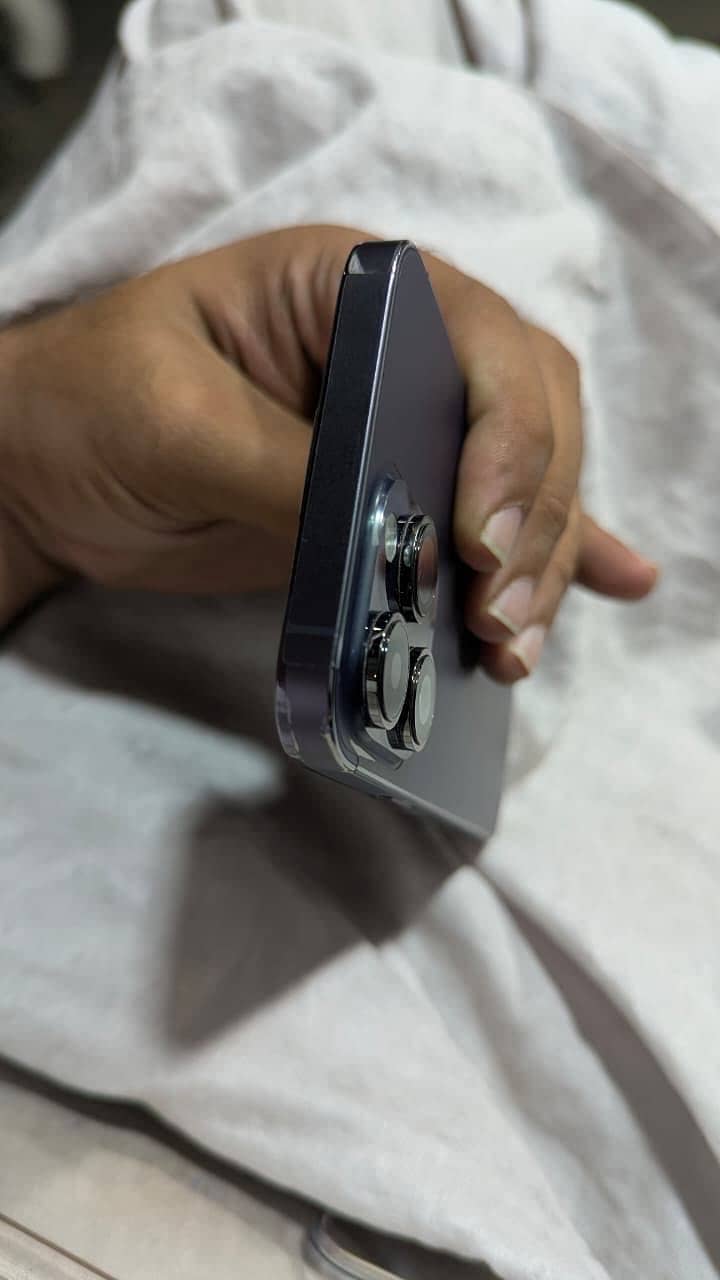 Apple iPhone 14 Pro Max 4