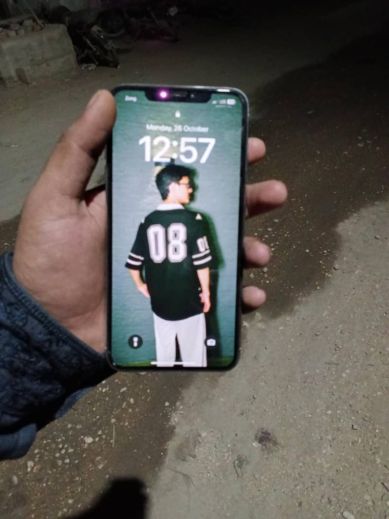 Apple iPhone XS Max 1