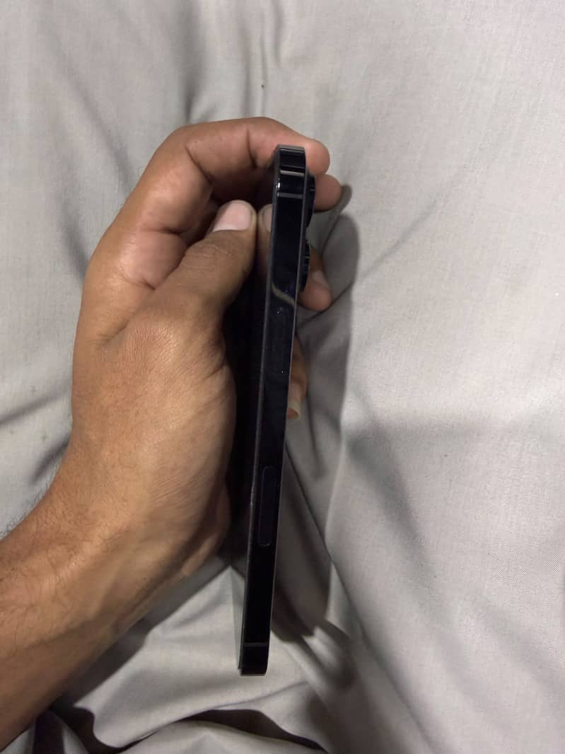 Apple iPhone 14 Pro Max 1