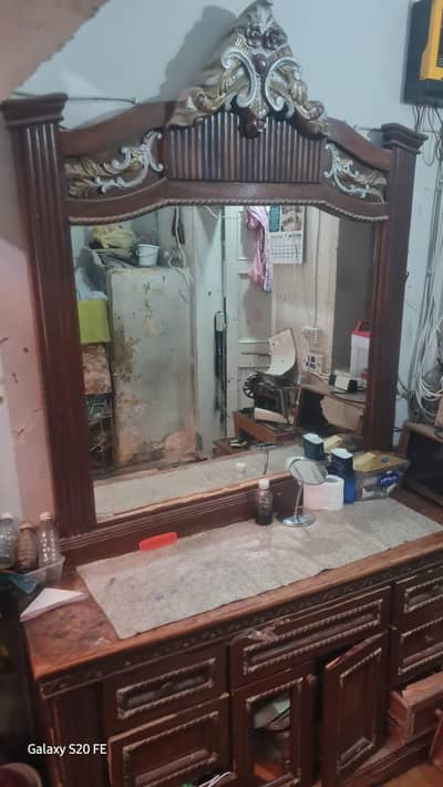 Mirror for dressing