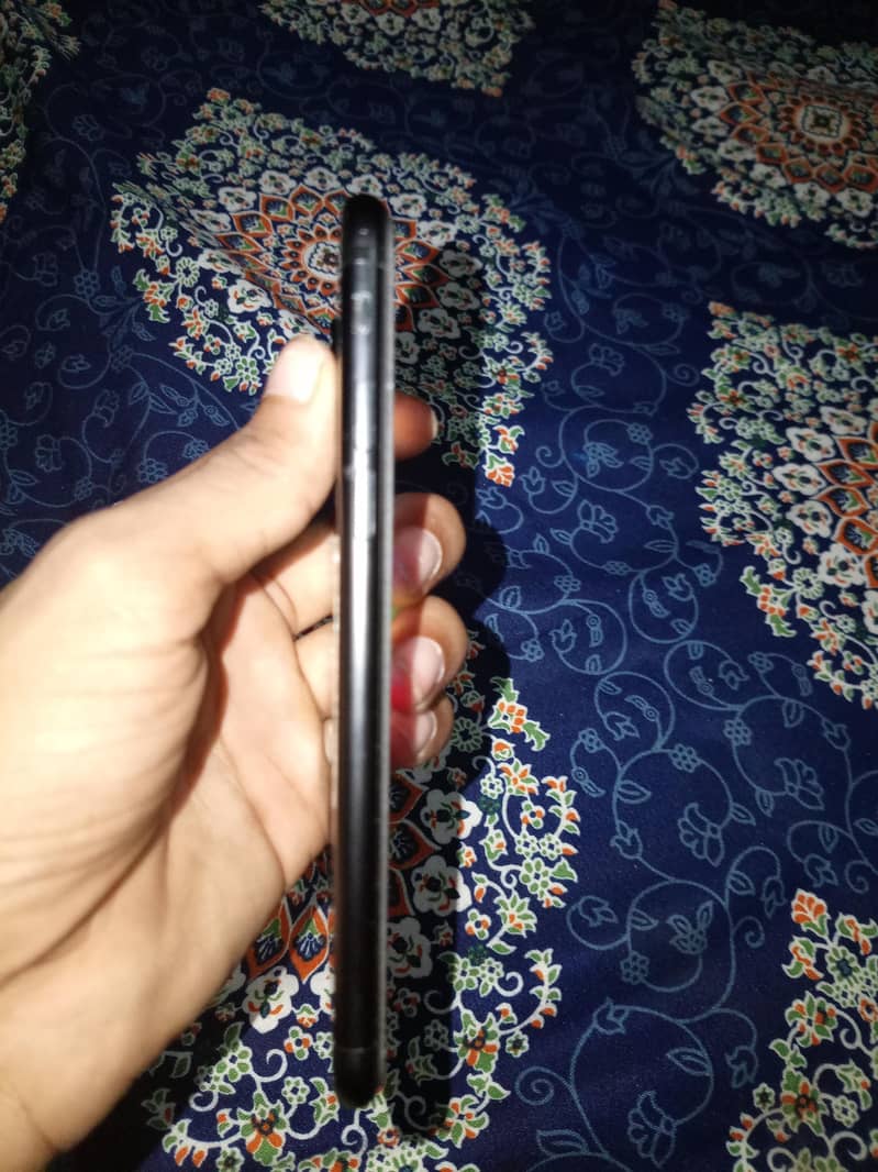 Apple iPhone 7 2