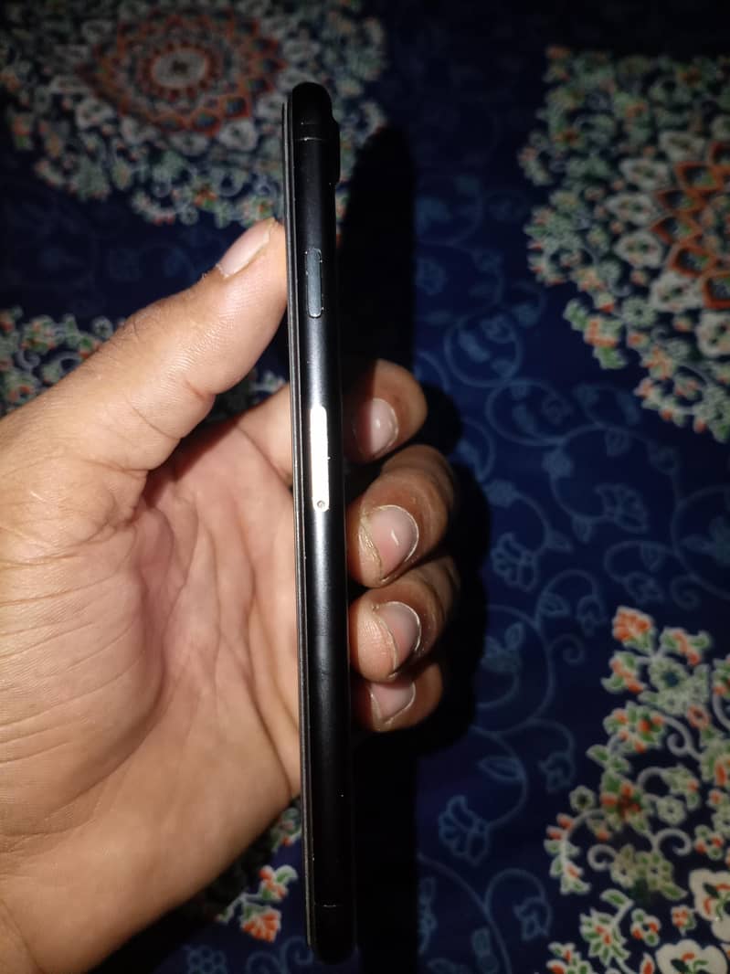Apple iPhone 7 3