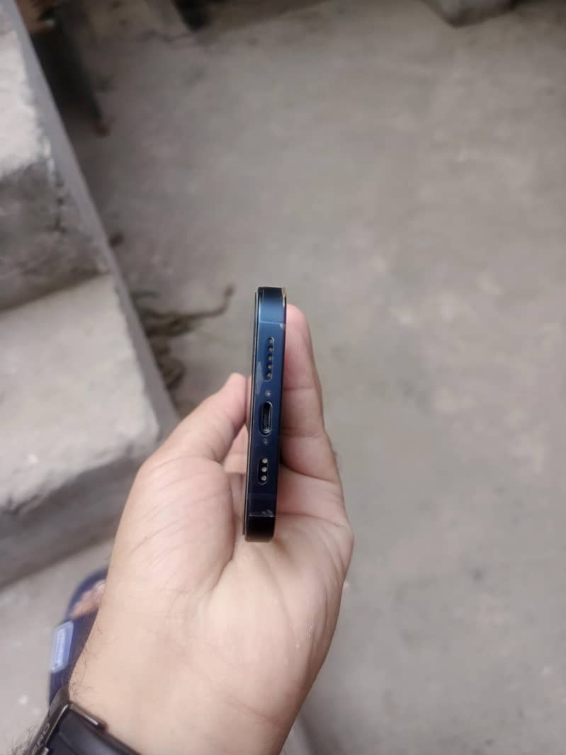 Apple iPhone 14 2