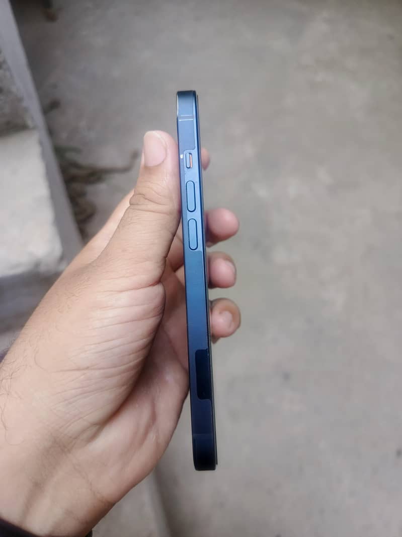 Apple iPhone 14 4