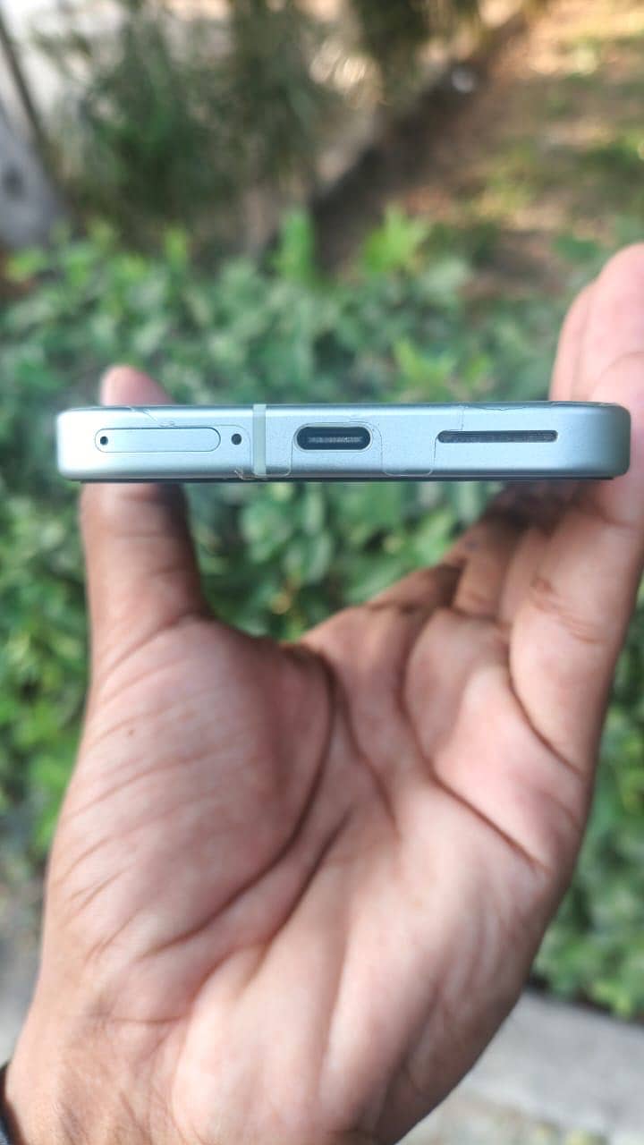 Google Pixel 9 4