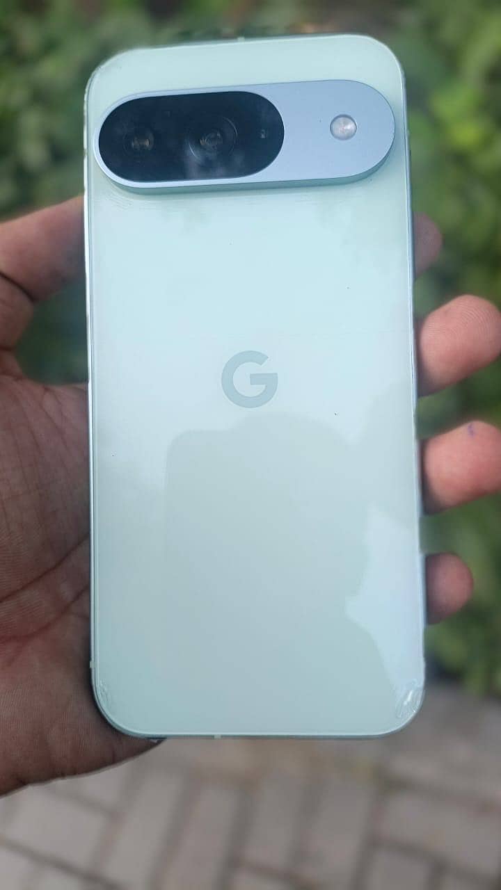 Google Pixel 9 5