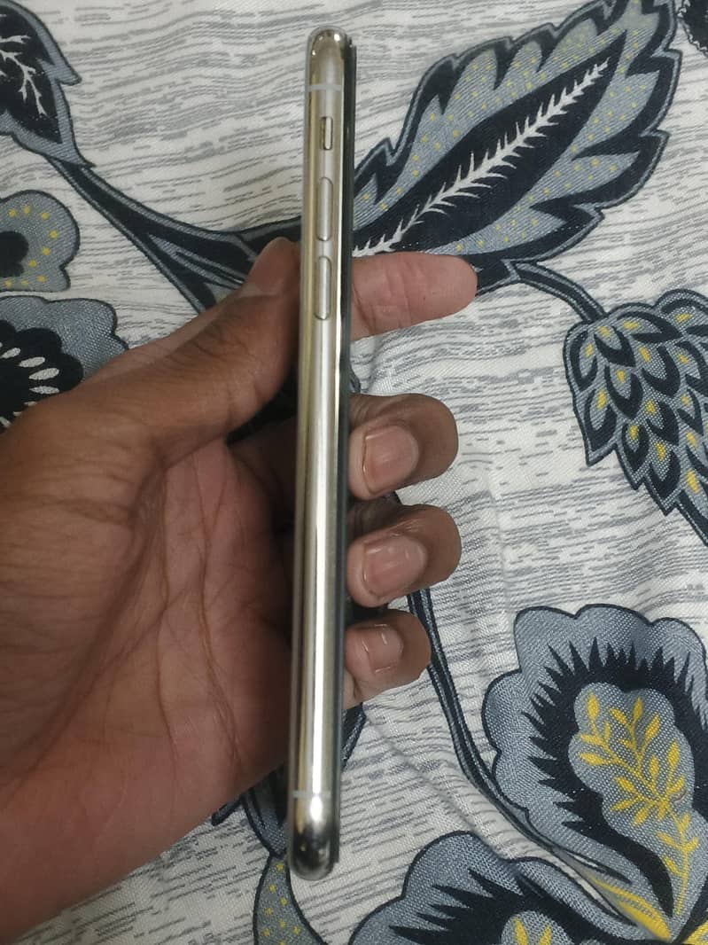Apple iPhone X 2