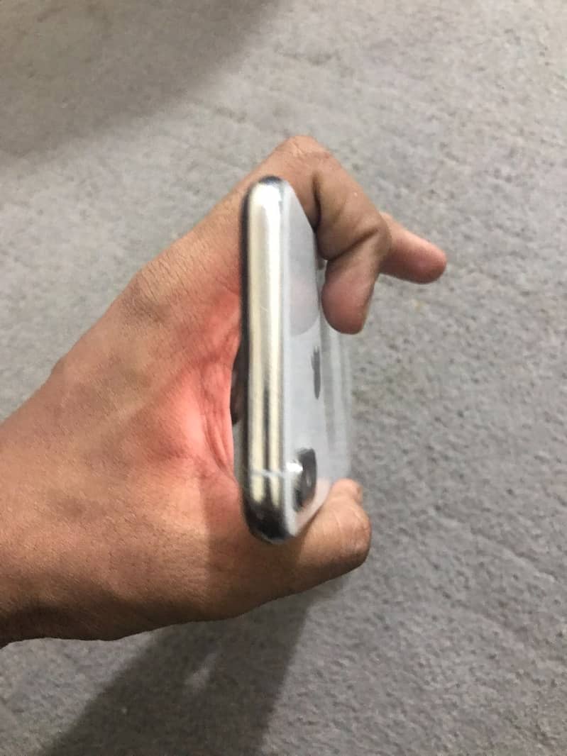 Apple iPhone XS 6