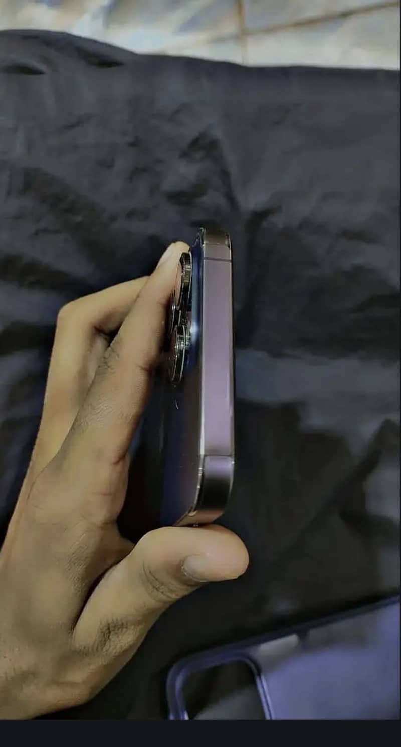 Apple iPhone 14 Pro Max 0