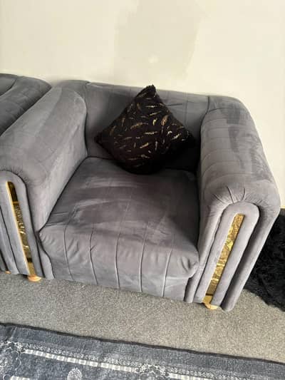 5 seater sofa set with centre table