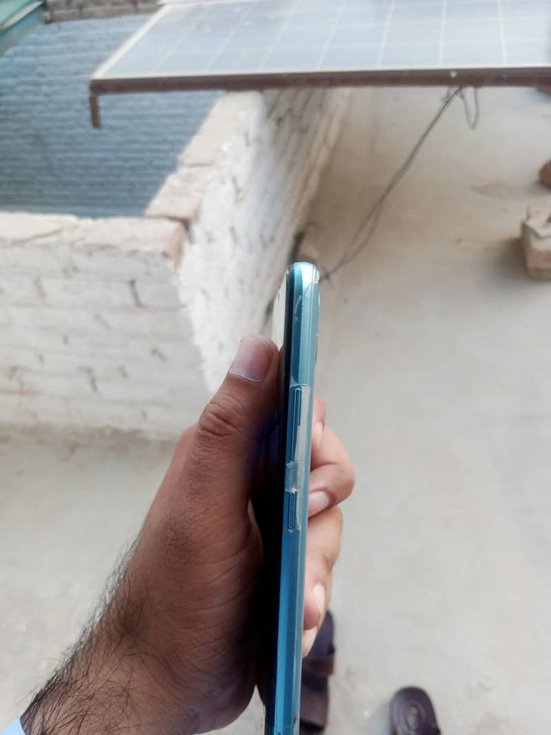 Realme C21 1