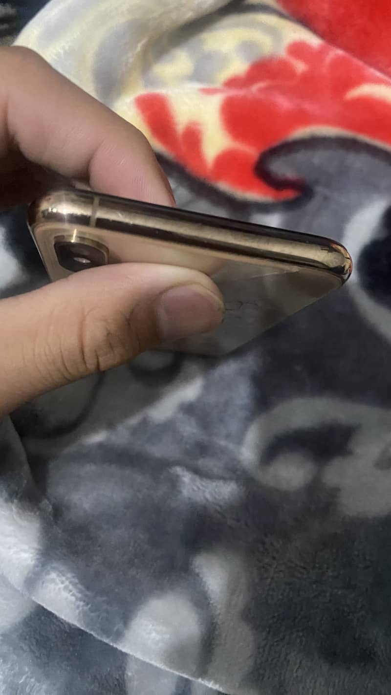 Apple iPhone XS 1