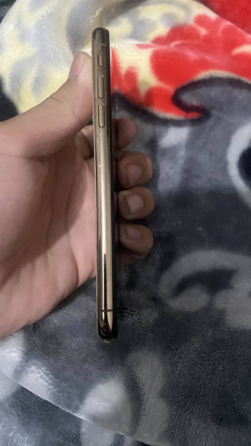 Apple iPhone XS 6
