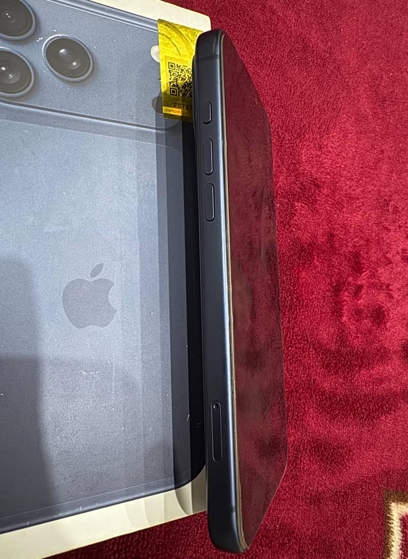 Apple iPhone 17 Pro Max 2