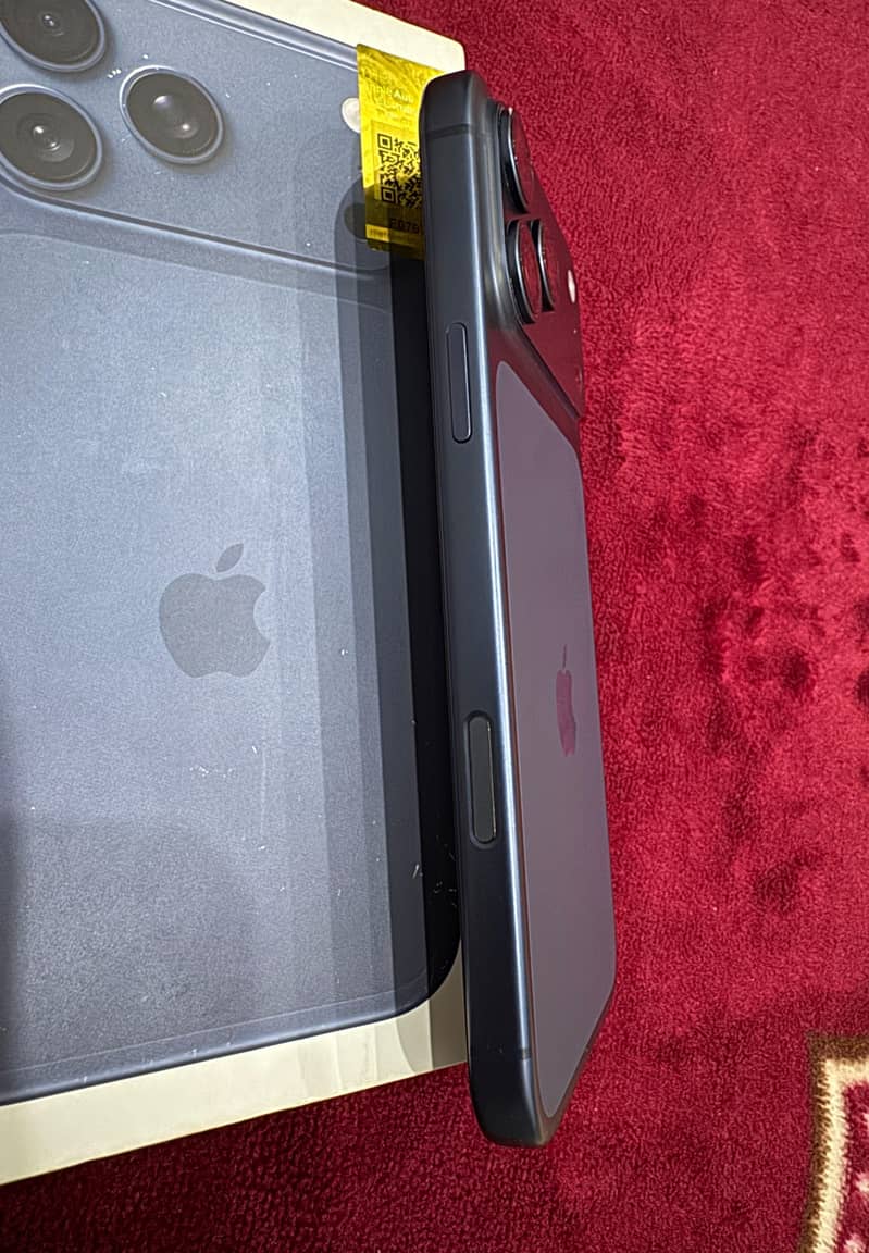 Apple iPhone 17 Pro Max 3